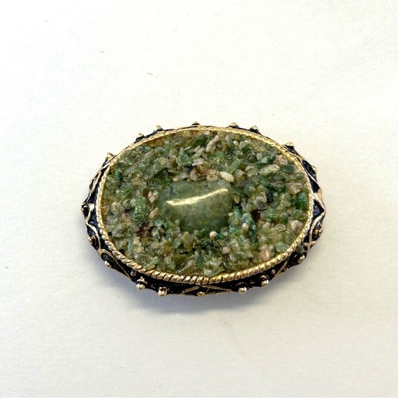 Jade Chip Vintage Brooch Gold Tone - Picture 7 of 7